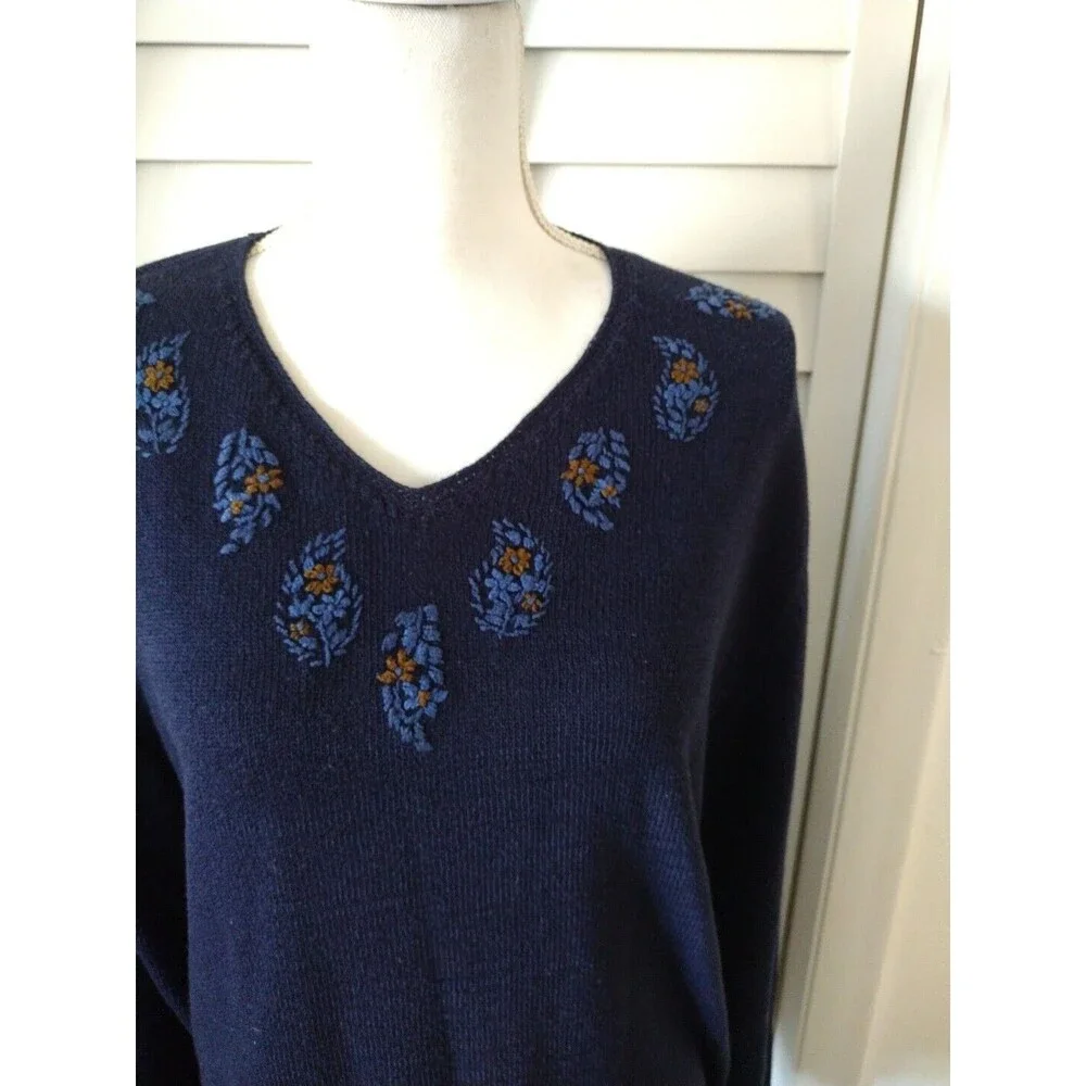 Pendleton‎ women's v-neck embroidered navy sweater L